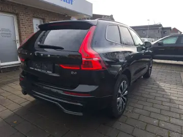 VOLVO XC60 B4 Plus Dark 2WD Mild Hybrid Navi Leder Dig