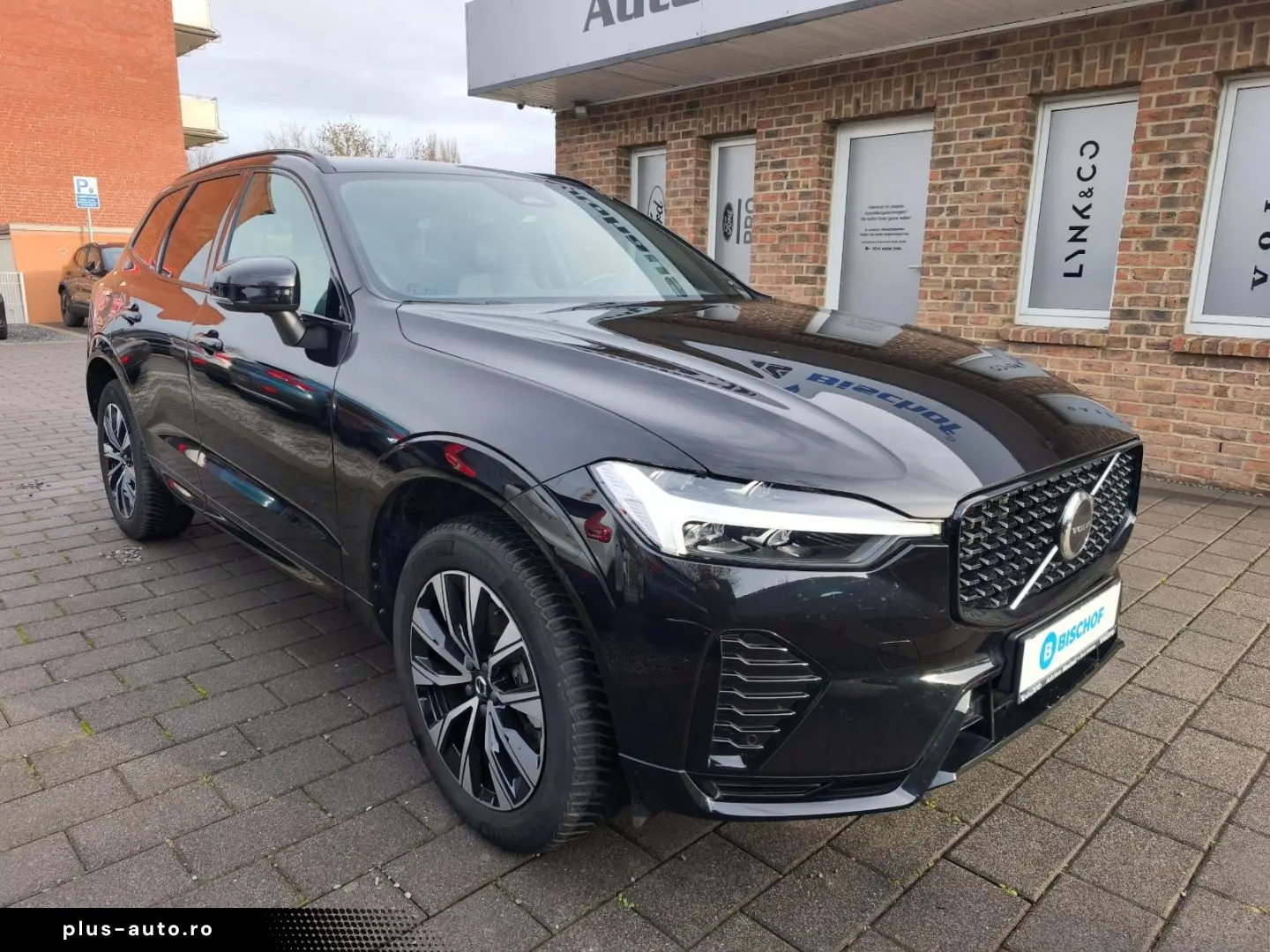 VOLVO XC60 B4 Plus Dark 2WD Mild Hybrid Navi Leder Dig