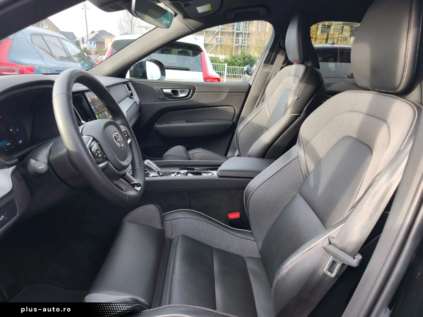 VOLVO XC60 B4 Plus Dark 2WD Mild Hybrid Navi Leder Dig