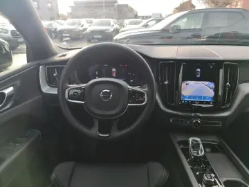 VOLVO XC60 B4 Plus Dark 2WD Mild Hybrid Navi Leder Dig