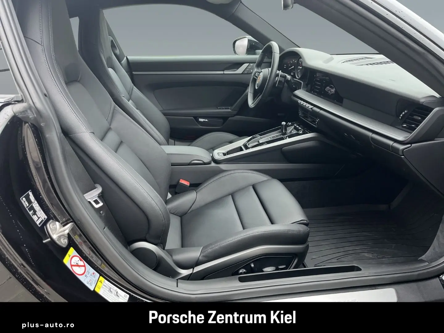 PORSCHE 992 911 Carrera