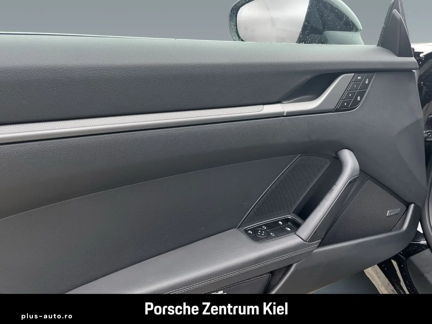 PORSCHE 992 911 Carrera