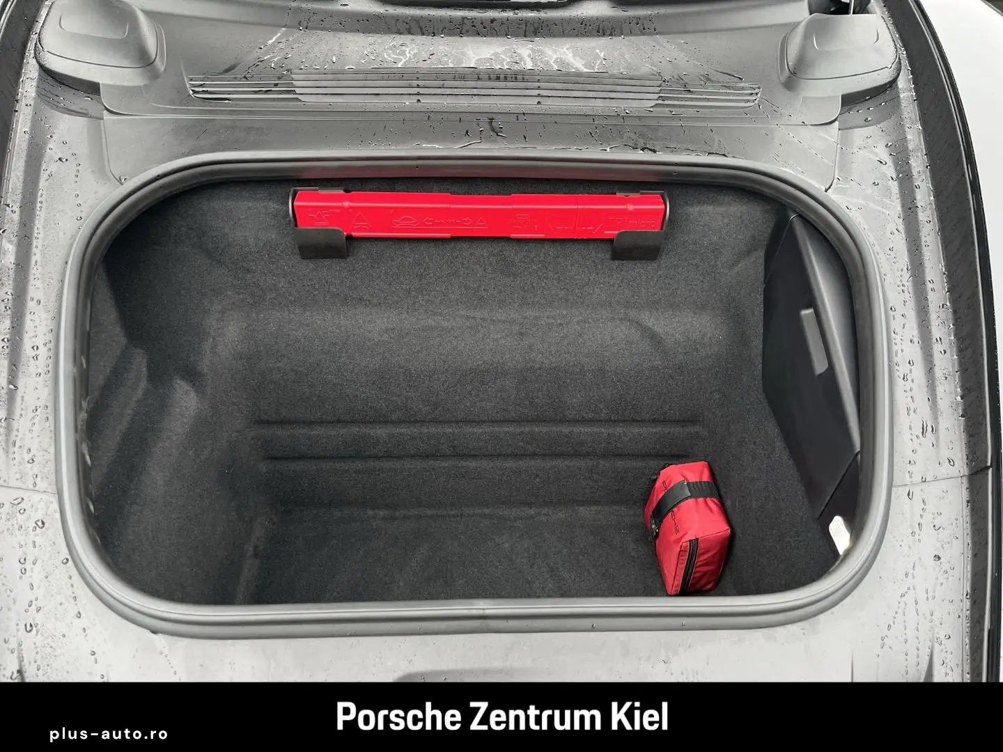 PORSCHE 992 911 Carrera