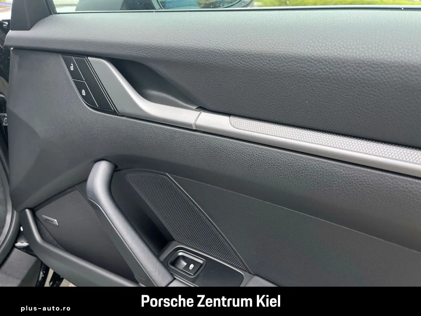 PORSCHE 992 911 Carrera