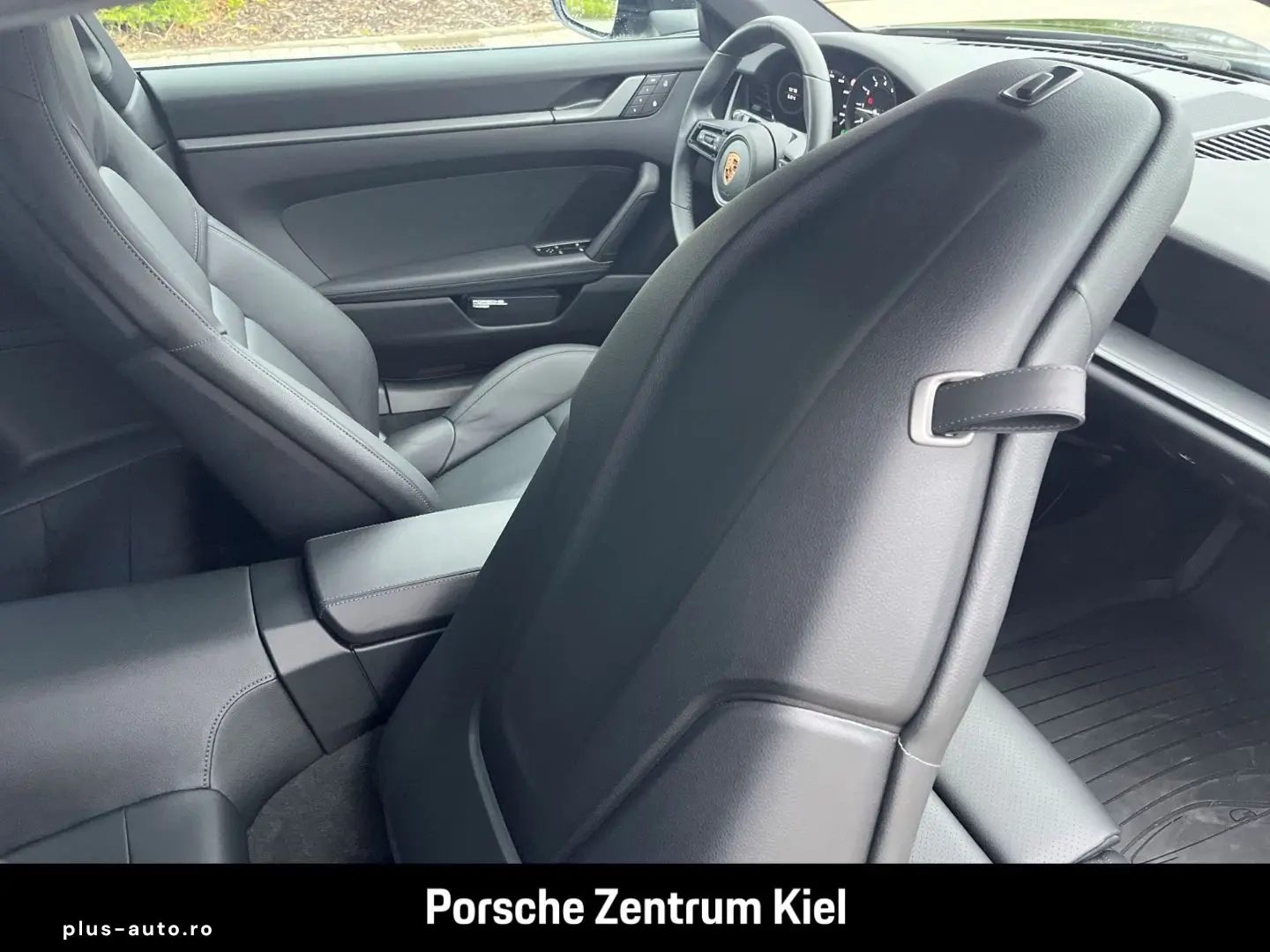 PORSCHE 992 911 Carrera