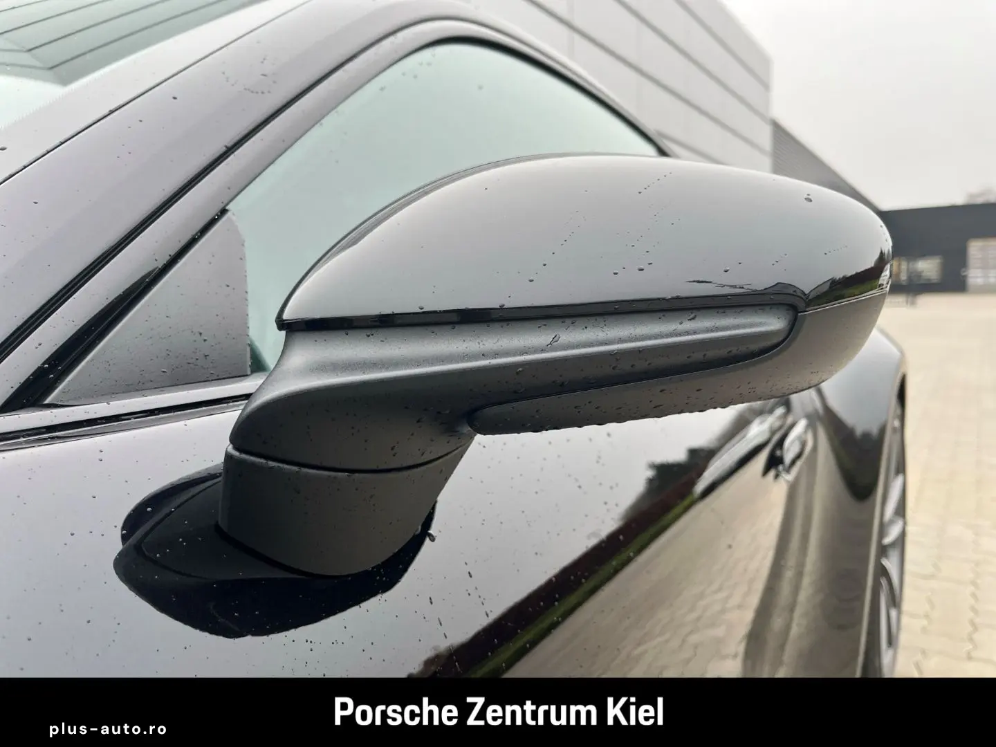 PORSCHE 992 911 Carrera