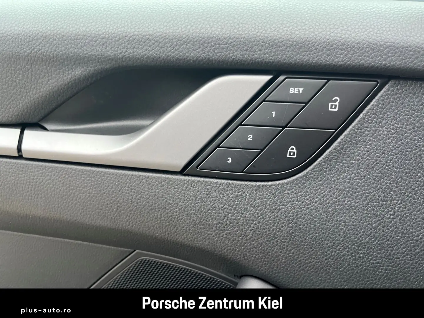 PORSCHE 992 911 Carrera