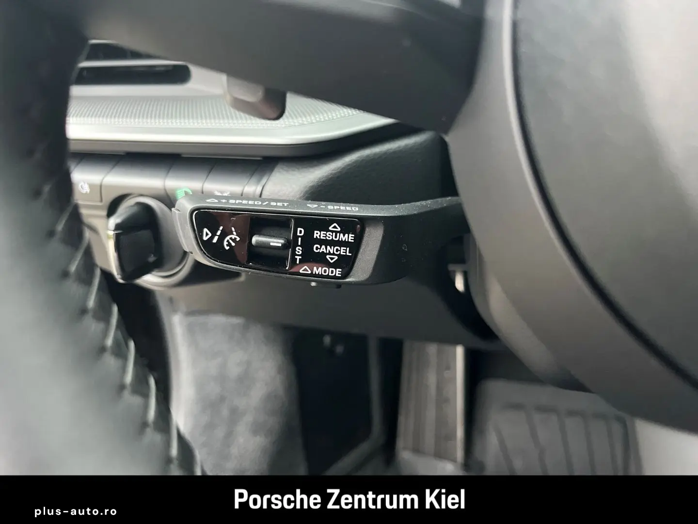 PORSCHE 992 911 Carrera