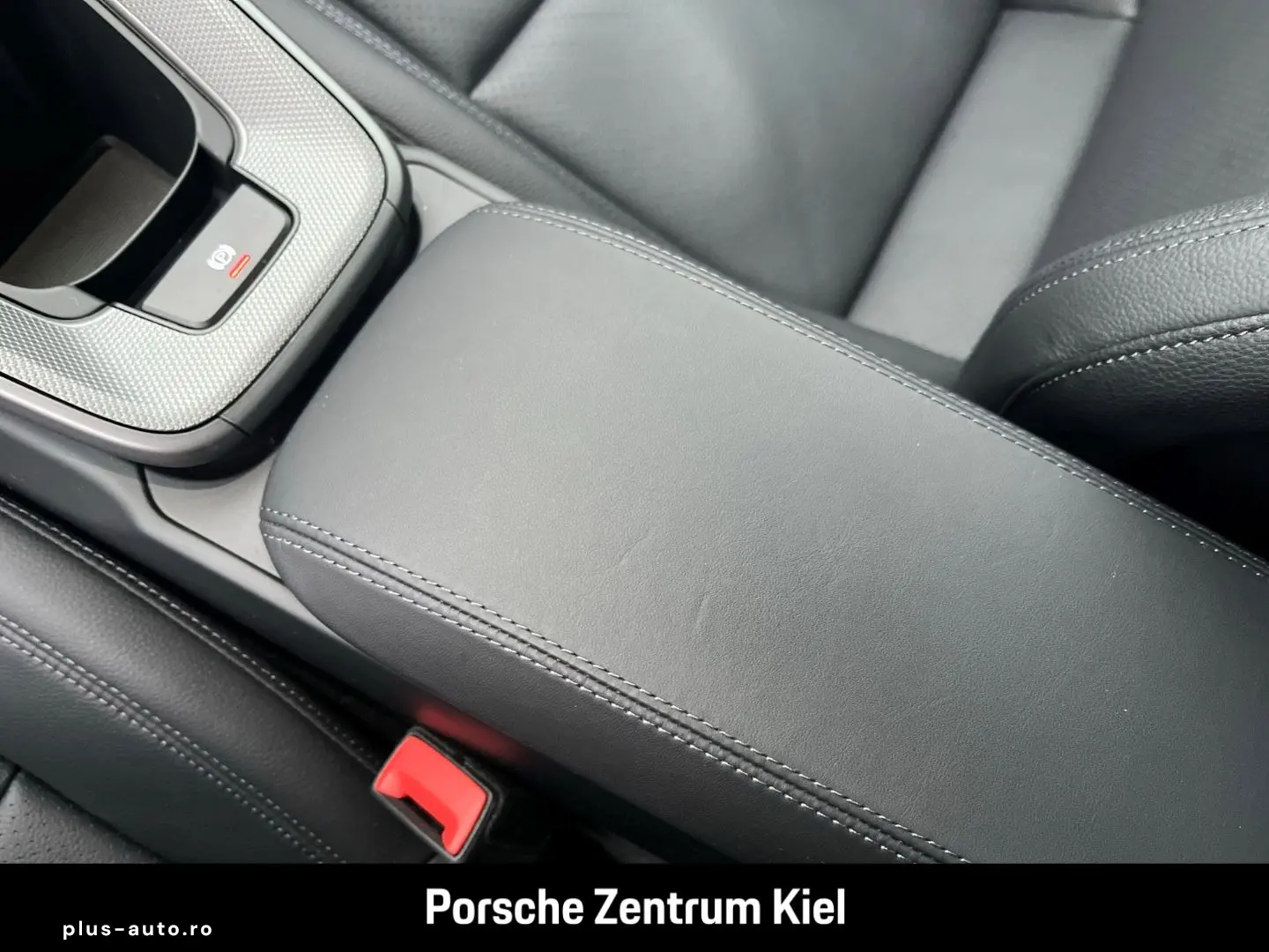 PORSCHE 992 911 Carrera