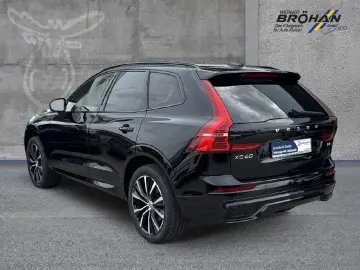 VOLVO XC60 B4 Benzin Plus Dark 2WD