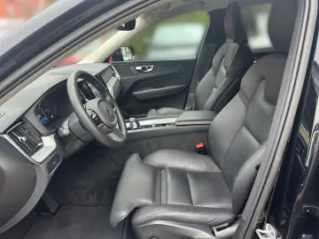 VOLVO XC60 Plus Dark 2WD BLIS ACC