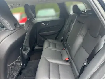 VOLVO XC60 Plus Dark 2WD BLIS ACC