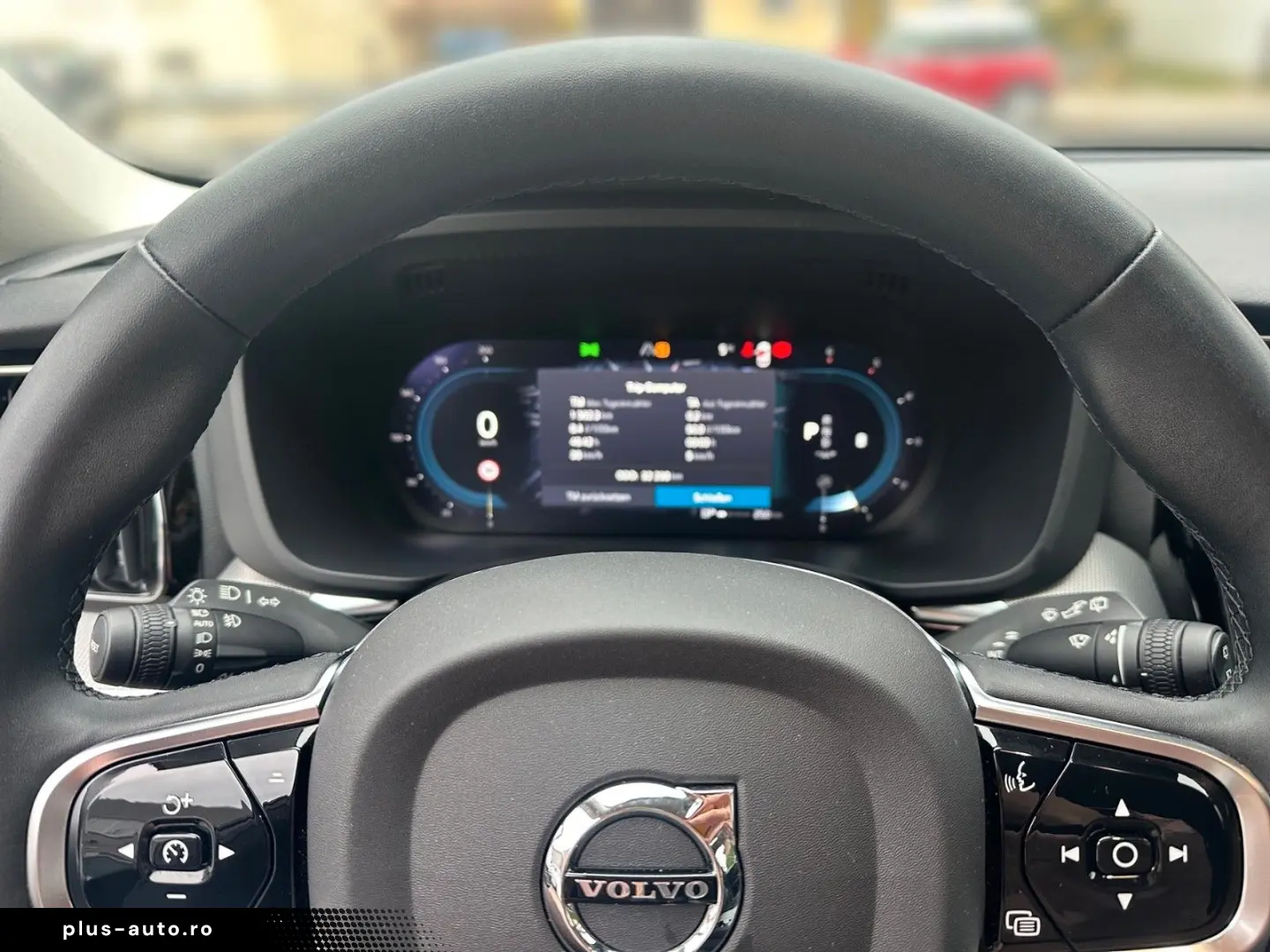 VOLVO XC60 Plus Dark 2WD BLIS ACC