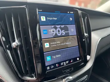 VOLVO XC60 Plus Dark 2WD BLIS ACC