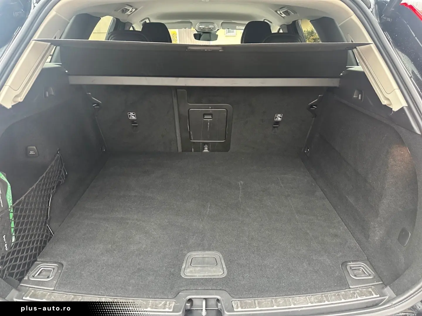 VOLVO XC60 Plus Dark 2WD BLIS ACC