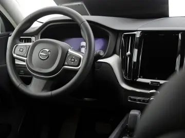 VOLVO XC60 2.0 Core 2WD SHZ KAMERA FACEL. STANDHZ LED