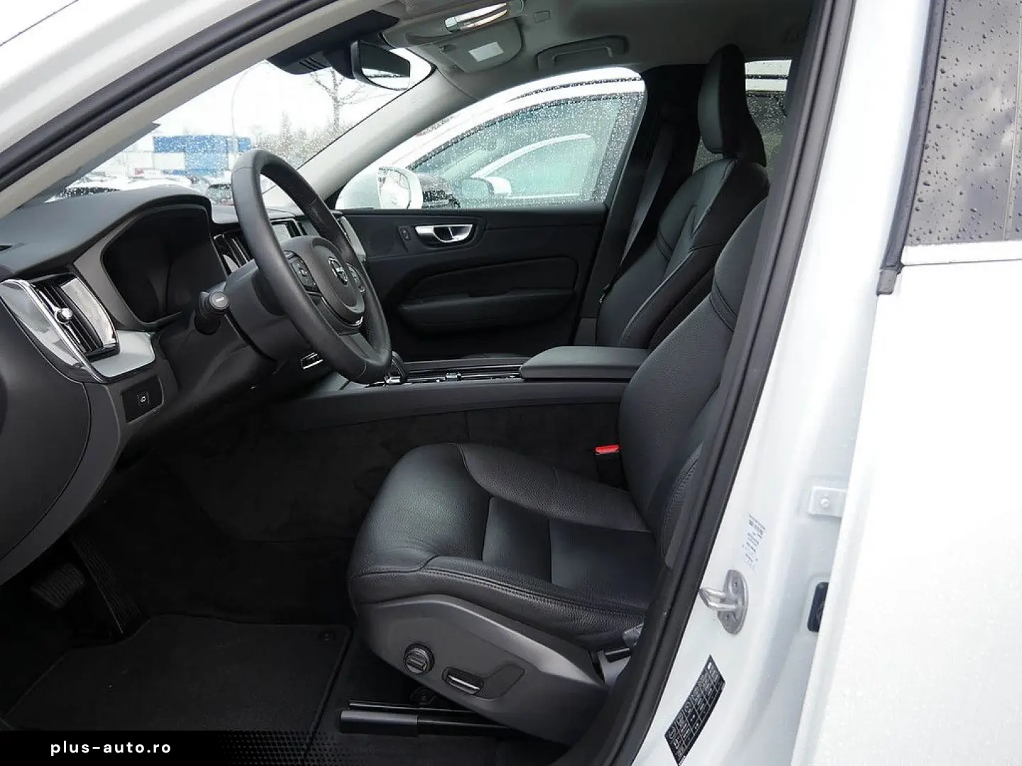 VOLVO XC60 2.0 Core 2WD SHZ KAMERA FACEL. STANDHZ LED