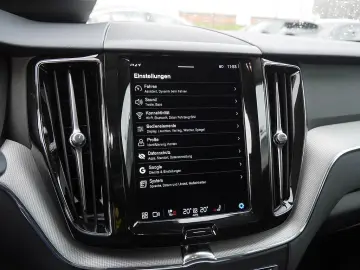 VOLVO XC60 2.0 Core 2WD SHZ KAMERA FACEL. STANDHZ LED