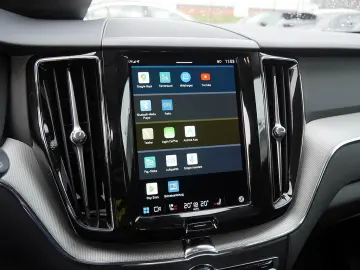 VOLVO XC60 2.0 Core 2WD SHZ KAMERA FACEL. STANDHZ LED