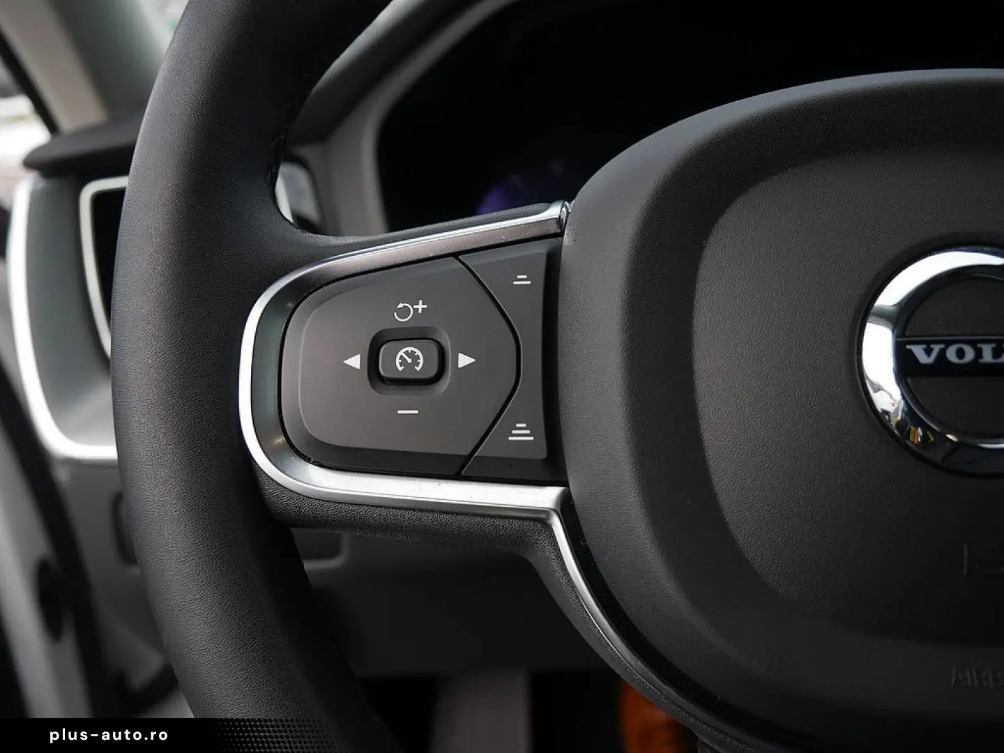 VOLVO XC60 2.0 Core 2WD SHZ KAMERA FACEL. STANDHZ LED