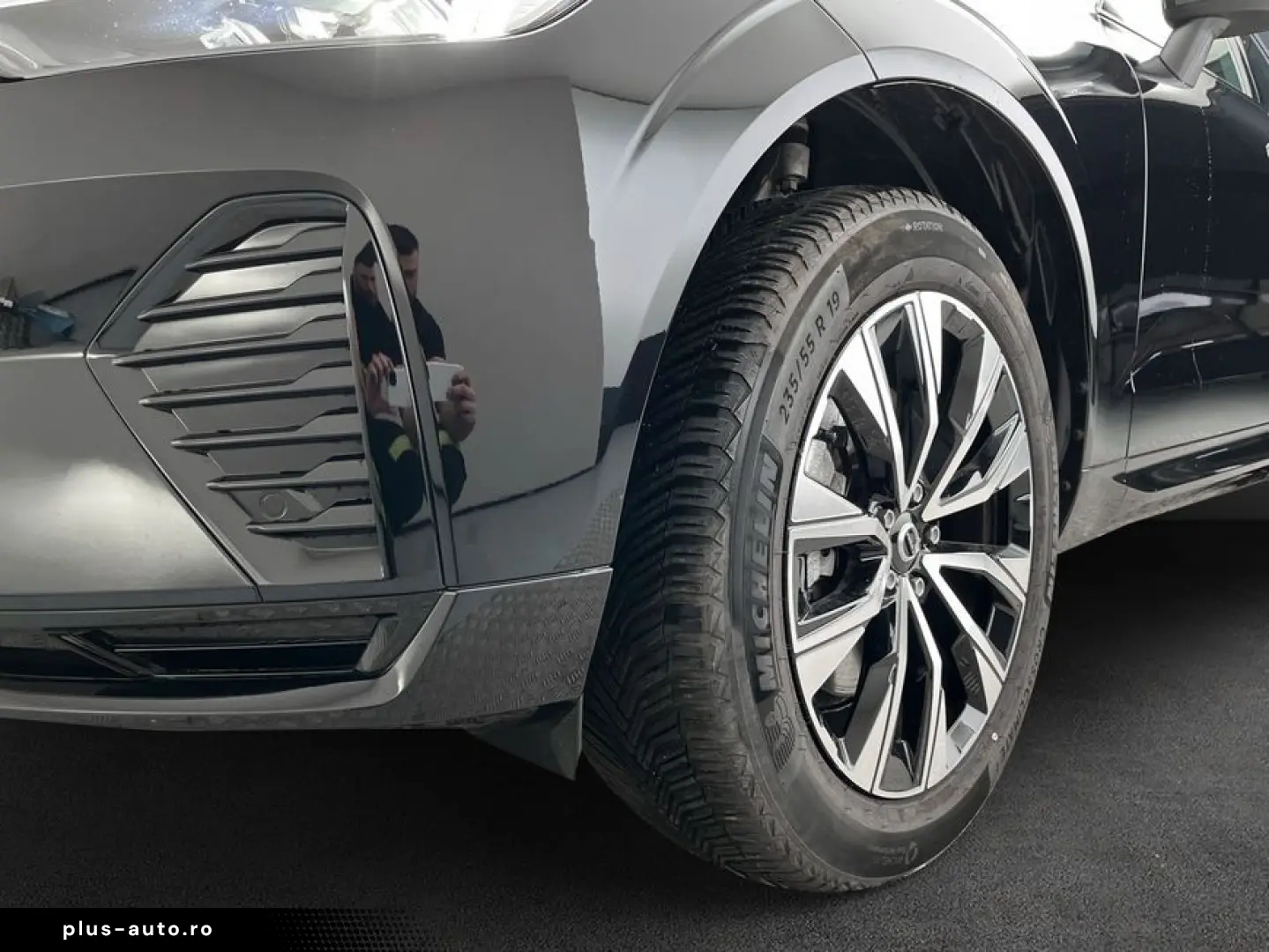 VOLVO XC60 B4 B Plus Dark