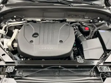 VOLVO XC60 B4 B Plus Dark