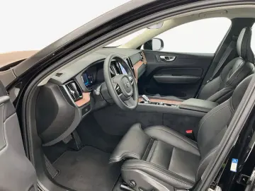 VOLVO XC60 B4 B Plus Dark