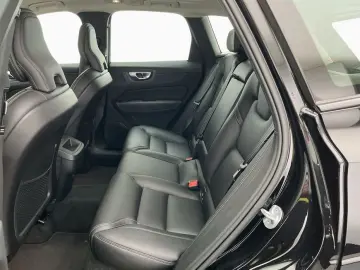 VOLVO XC60 B4 B Plus Dark