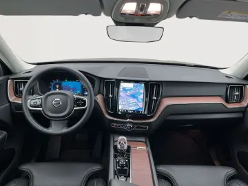 VOLVO XC60 B4 B Plus Dark