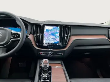 VOLVO XC60 B4 B Plus Dark