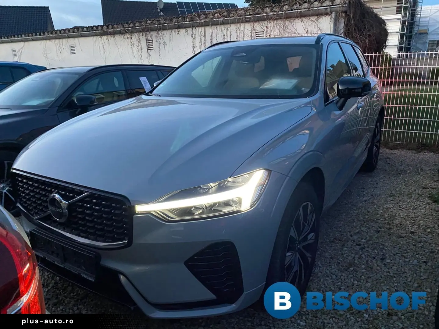 VOLVO XC60 B4 Plus Dark 2WD EU6d MHEV Navi Leder Digit