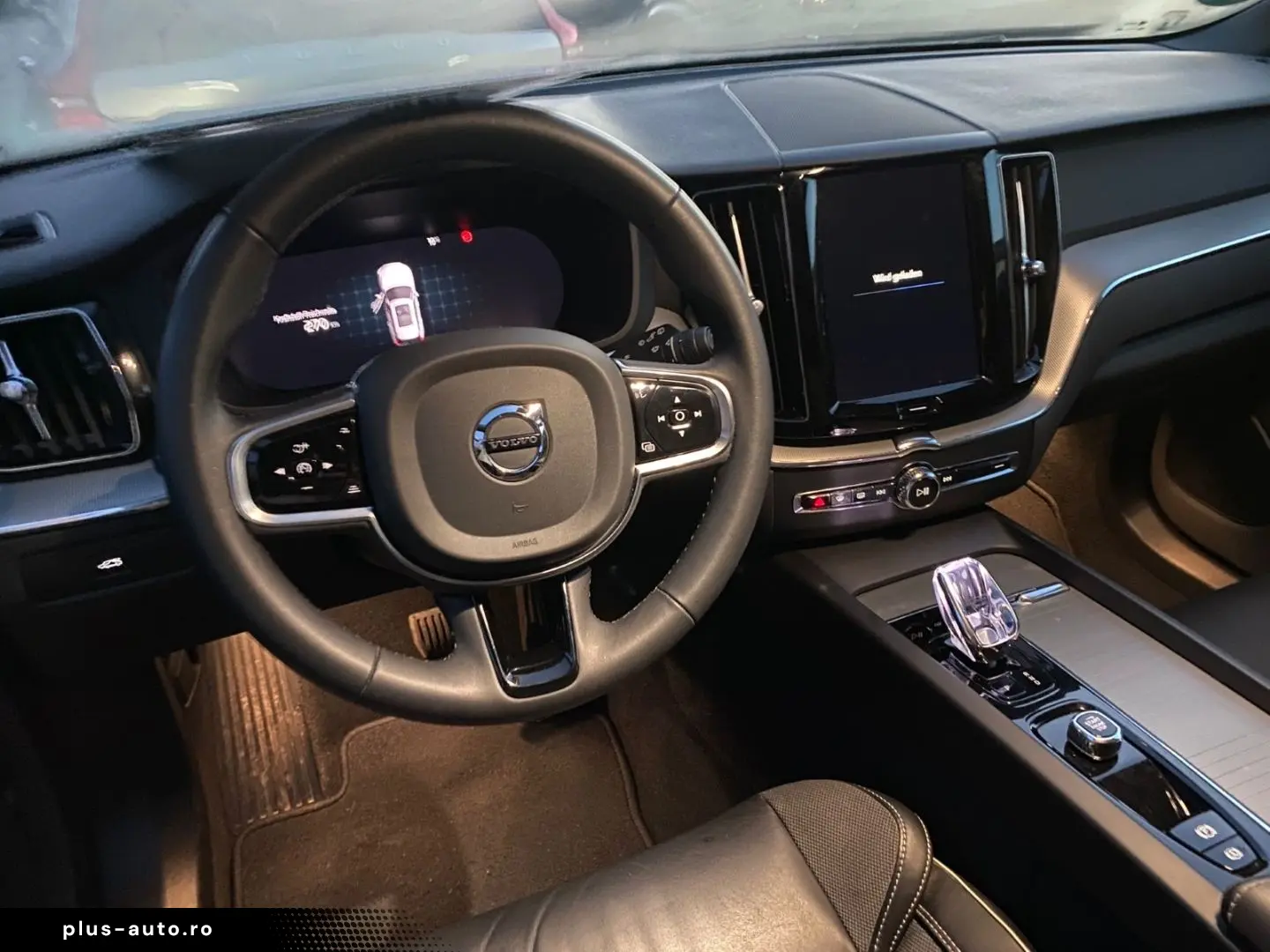 VOLVO XC60 B4 Plus Dark 2WD EU6d MHEV Navi Leder Digit