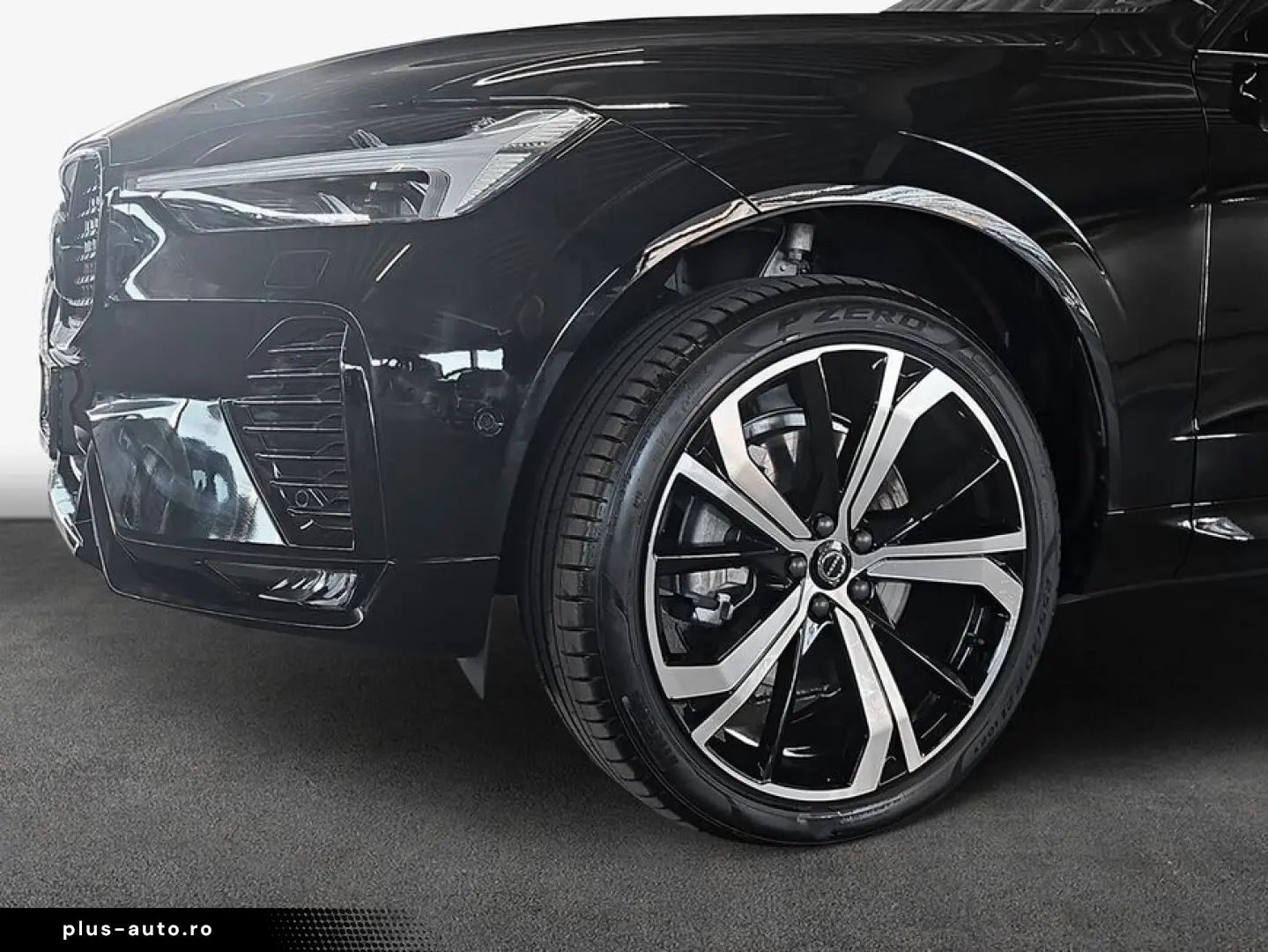 VOLVO XC60 B4 B Plus Dark