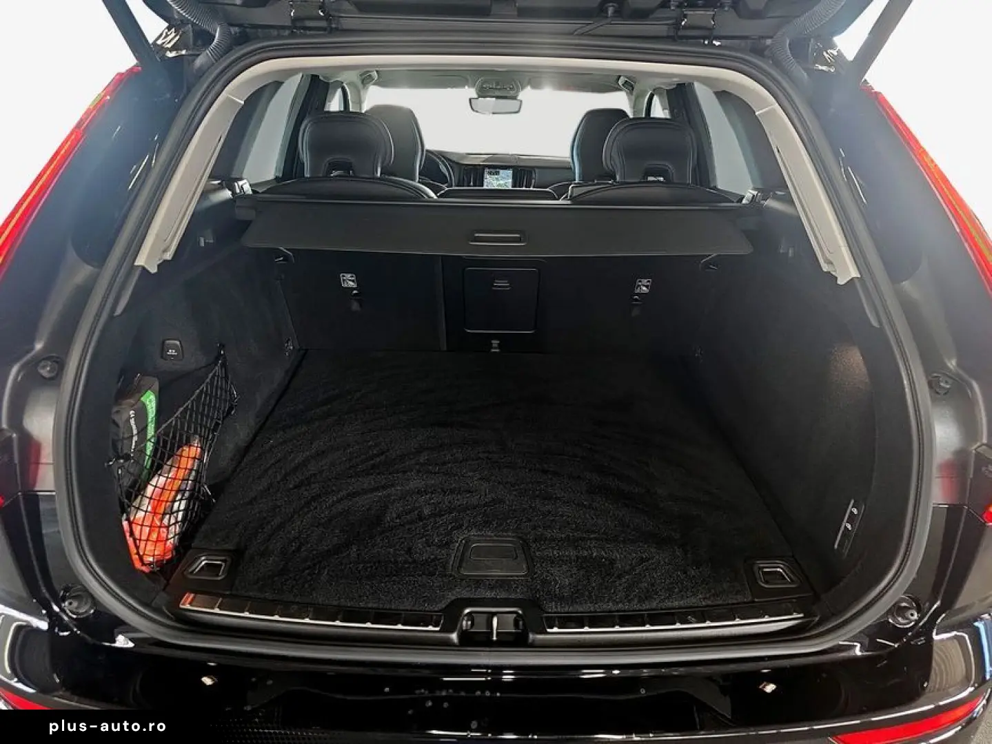 VOLVO XC60 B4 B Plus Dark