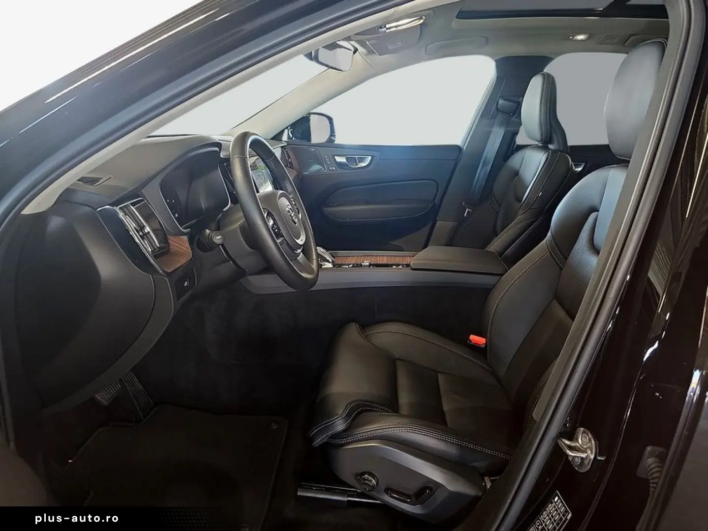 VOLVO XC60 B4 B Plus Dark