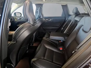 VOLVO XC60 B4 B Plus Dark