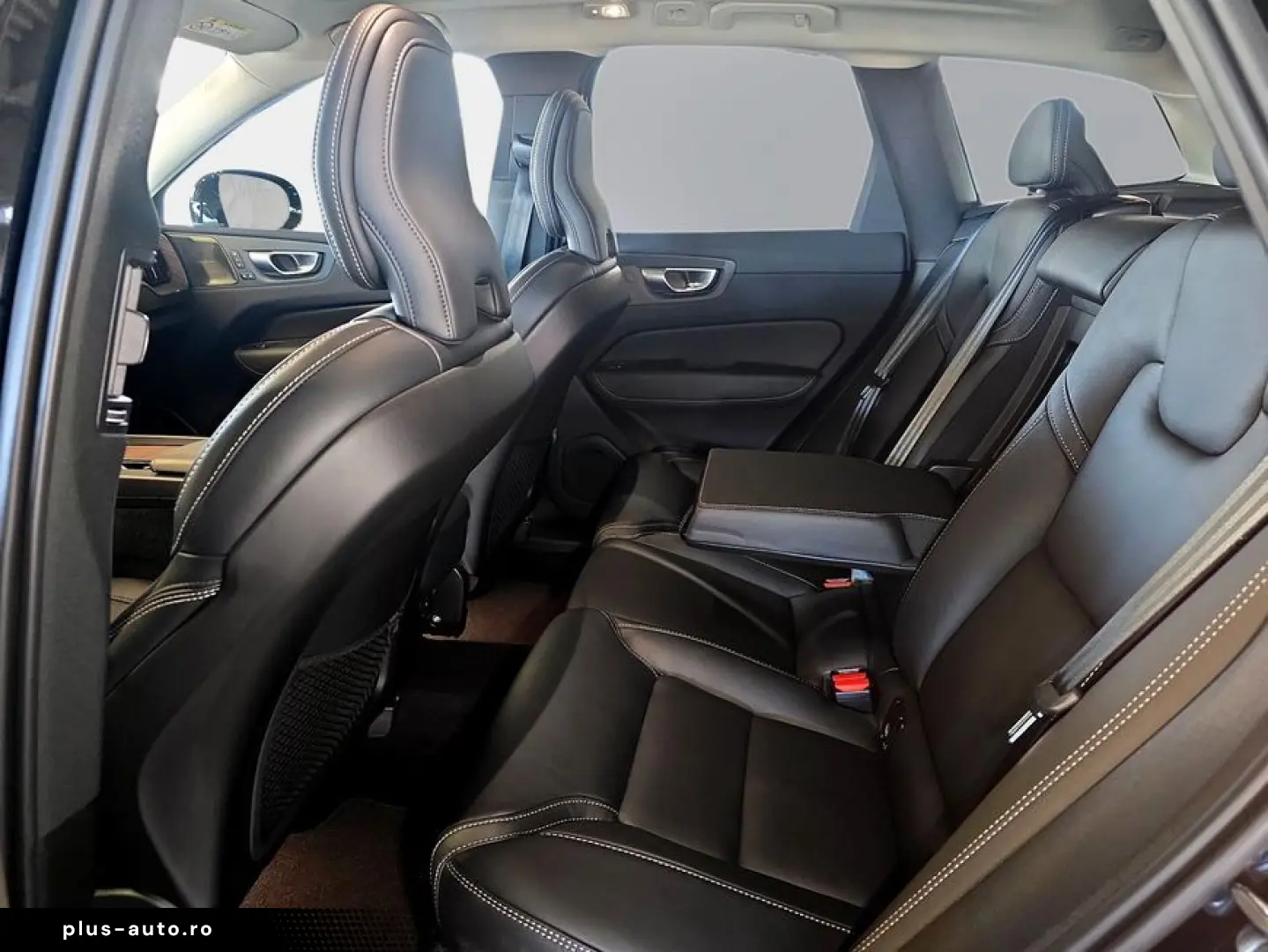 VOLVO XC60 B4 B Plus Dark