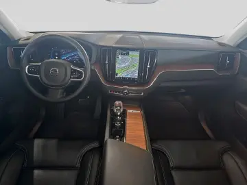 VOLVO XC60 B4 B Plus Dark