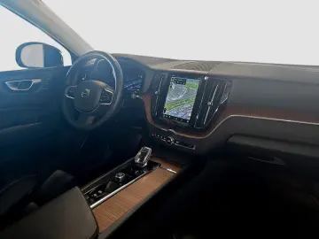 VOLVO XC60 B4 B Plus Dark