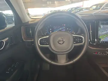 VOLVO XC60 B4 B Plus Dark