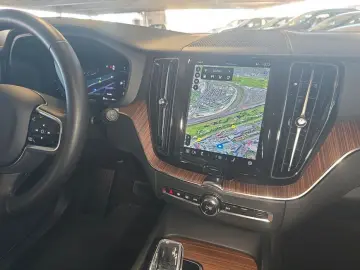 VOLVO XC60 B4 B Plus Dark