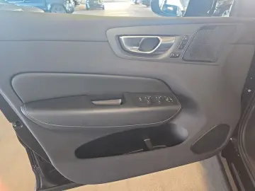 VOLVO XC60 B4 B Plus Dark