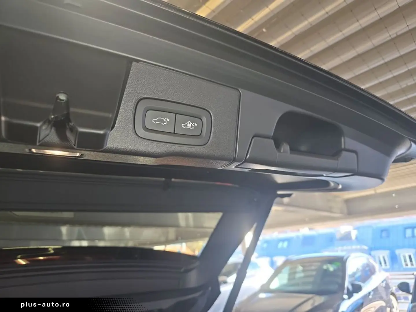 VOLVO XC60 B4 B Plus Dark