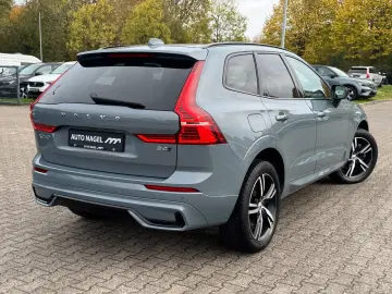 VOLVO XC60 B4 AWD Plus Dark Keyless-Start Autom. Klima