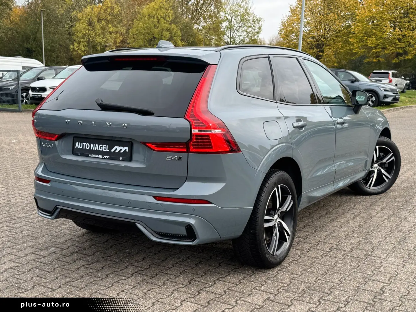 VOLVO XC60 B4 AWD Plus Dark Keyless-Start Autom. Klima