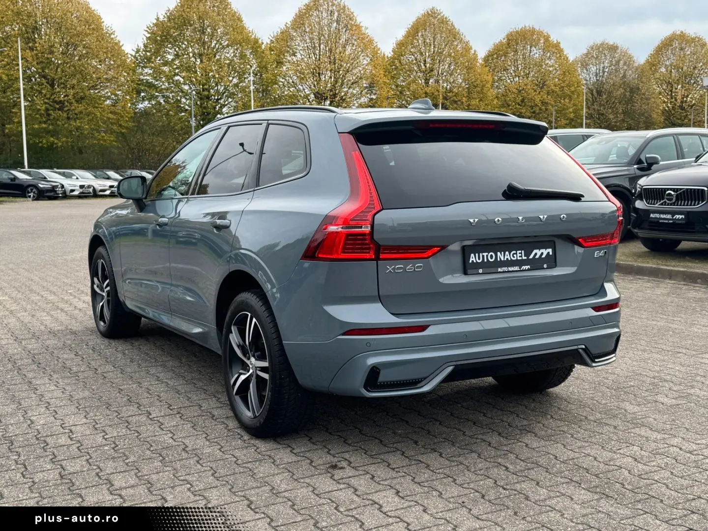 VOLVO XC60 B4 AWD Plus Dark Keyless-Start Autom. Klima