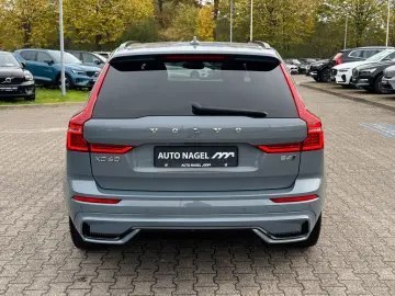 VOLVO XC60 B4 AWD Plus Dark Keyless-Start Autom. Klima