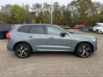 VOLVO XC60 B4 AWD Plus Dark Keyless-Start Autom. Klima
