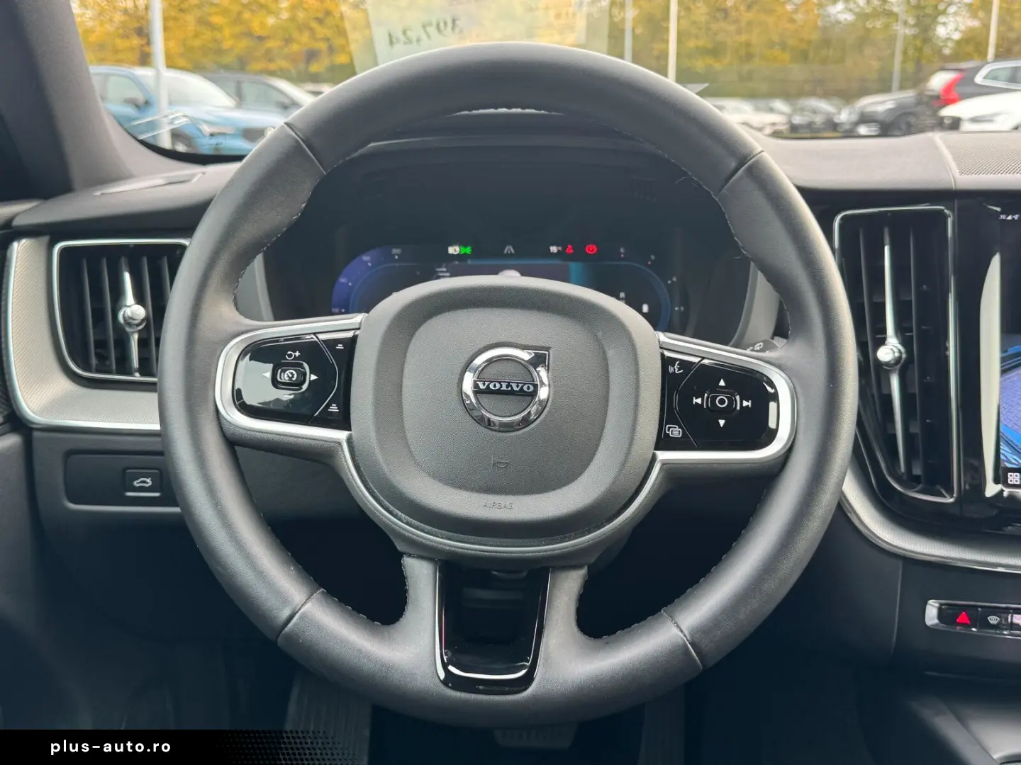 VOLVO XC60 B4 AWD Plus Dark Keyless-Start Autom. Klima