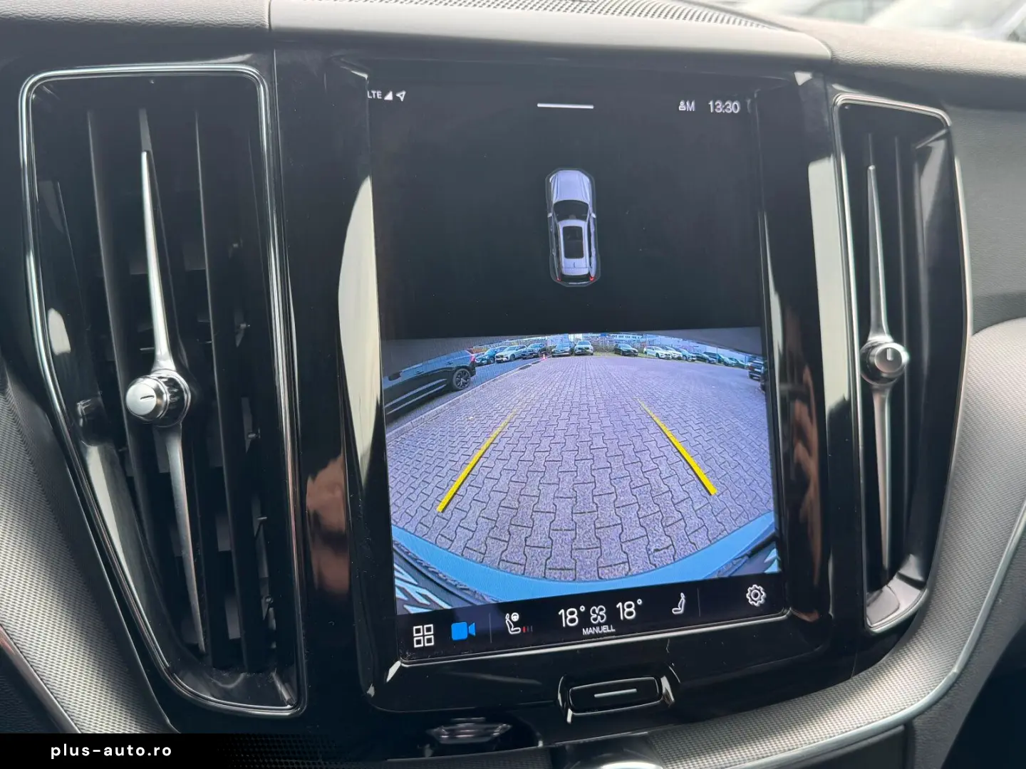 VOLVO XC60 B4 AWD Plus Dark Keyless-Start Autom. Klima